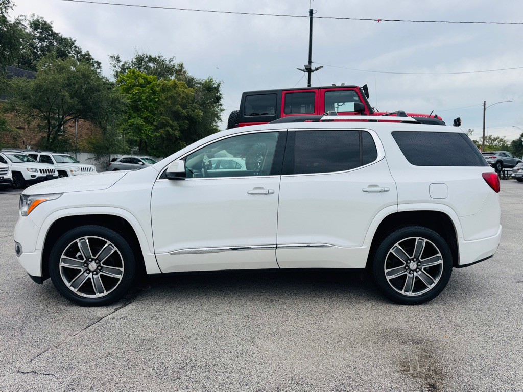 2017 GMC Acadia Image 8