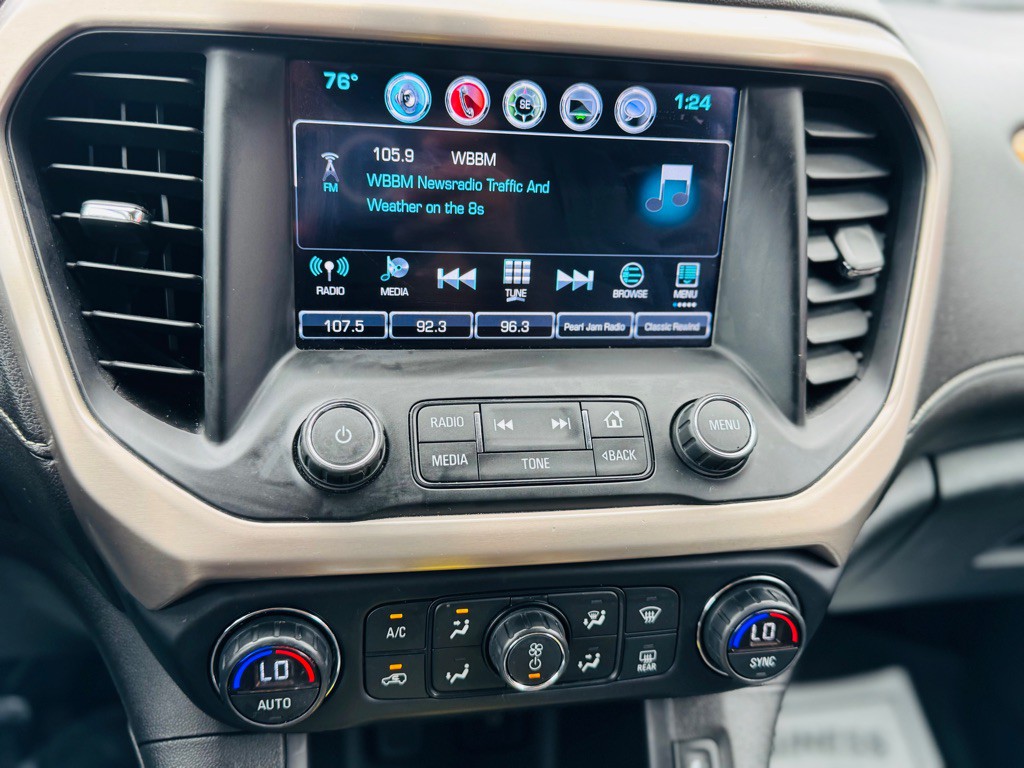 2017 GMC Acadia Image 23