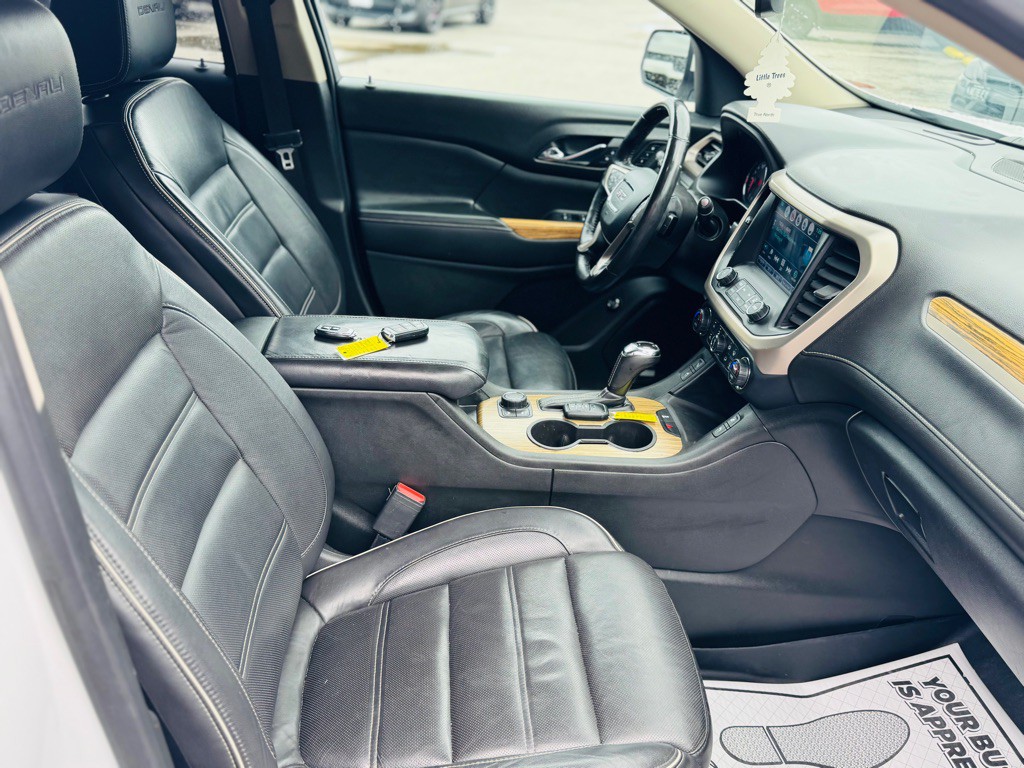 2017 GMC Acadia Image 27