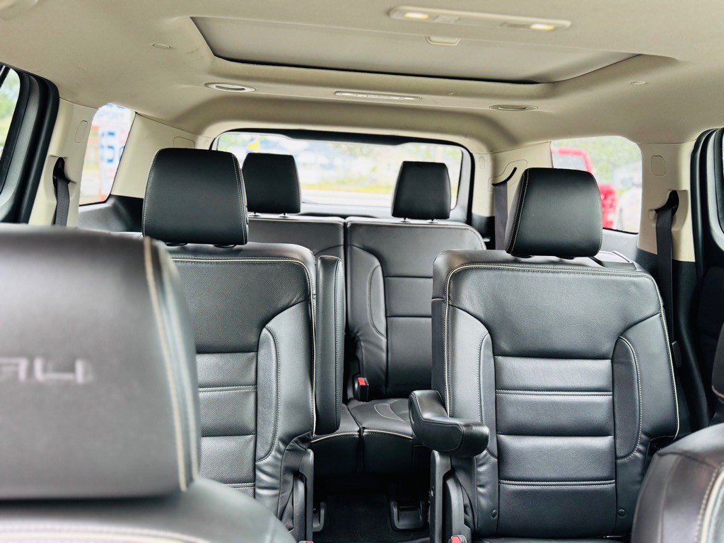 2017 GMC Acadia Image 28