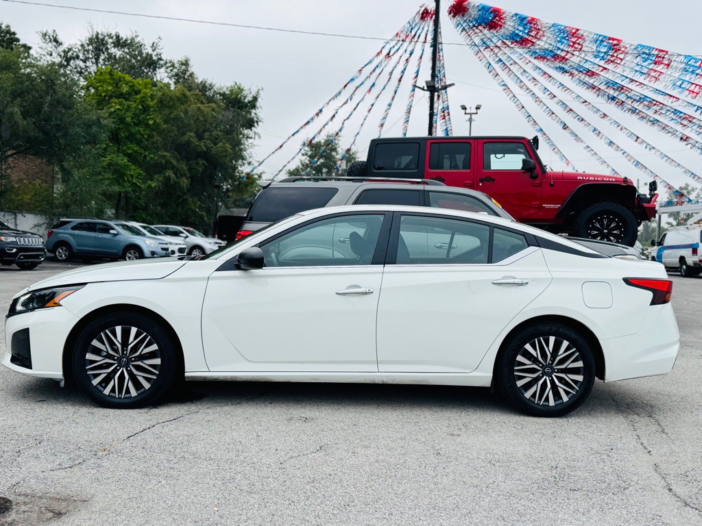 2025 Nissan Altima Image 11