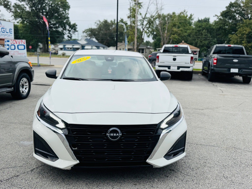 2025 Nissan Altima Image 14