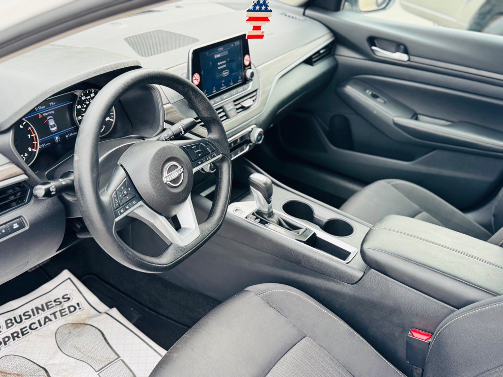 2025 Nissan Altima Image 18