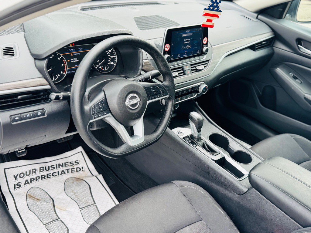 2025 Nissan Altima Image 19