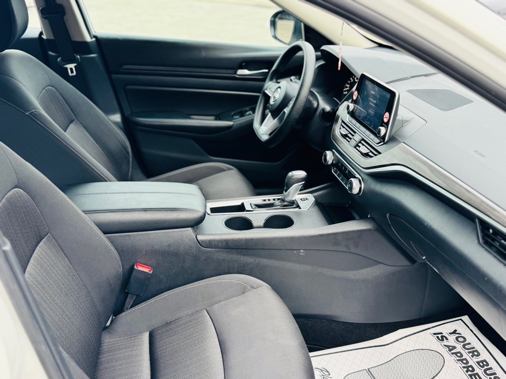 2025 Nissan Altima Image 29