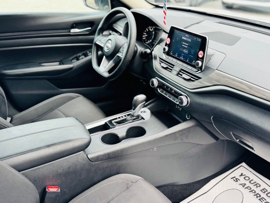 2025 Nissan Altima Image 30