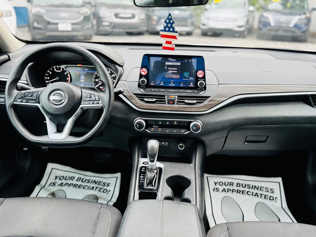 2025 Nissan Altima Image 34