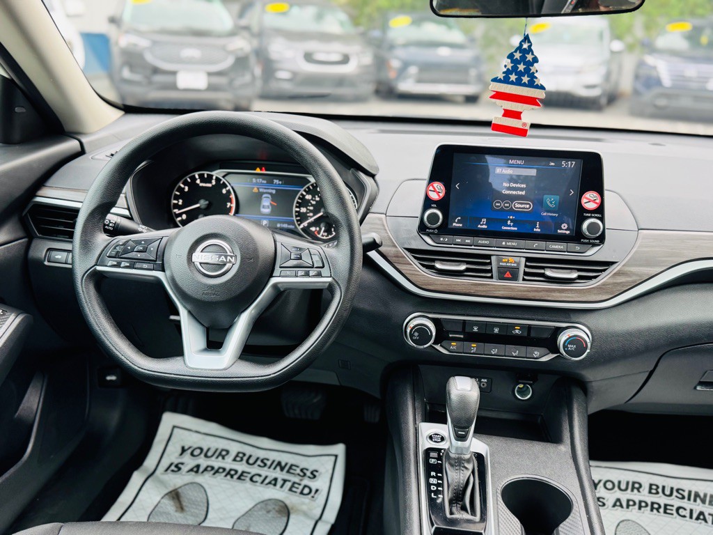 2025 Nissan Altima Image 35