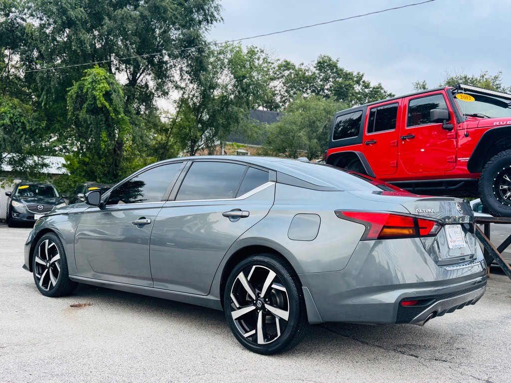 2020 Nissan Altima Image 18