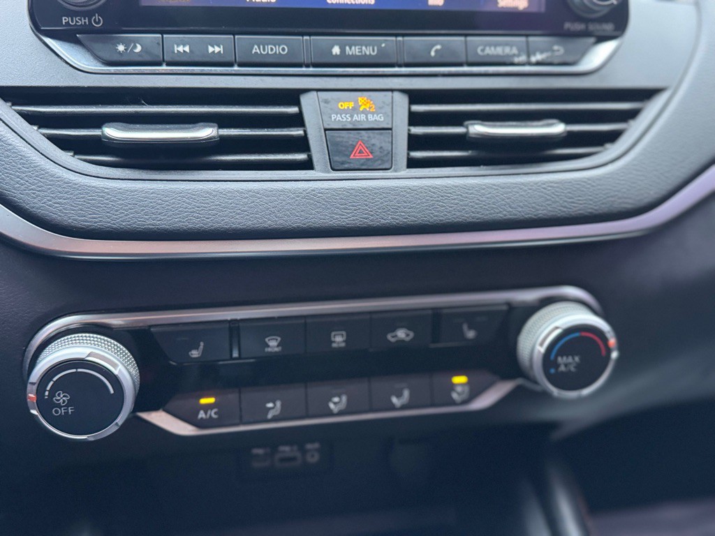 2020 Nissan Altima Image 32