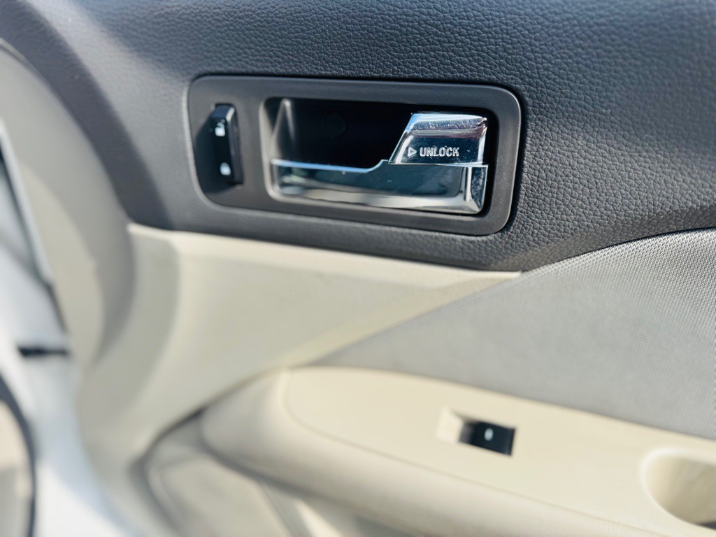2012 Ford Fusion Image 23