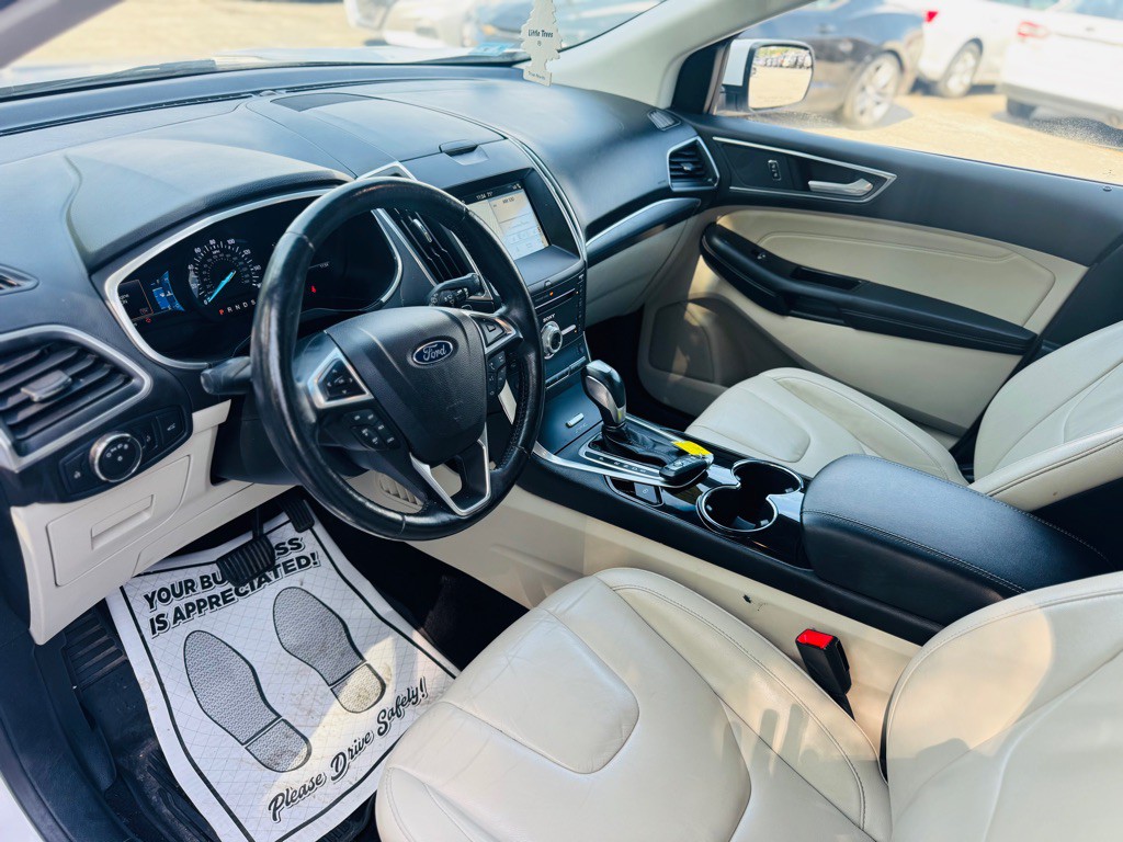 2017 Ford Edge Image 18