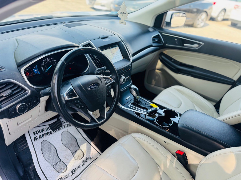 2017 Ford Edge Image 19