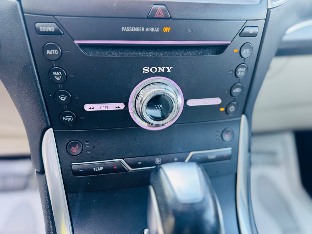 2017 Ford Edge Image 22