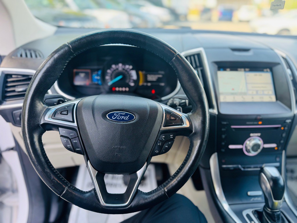 2017 Ford Edge Image 23