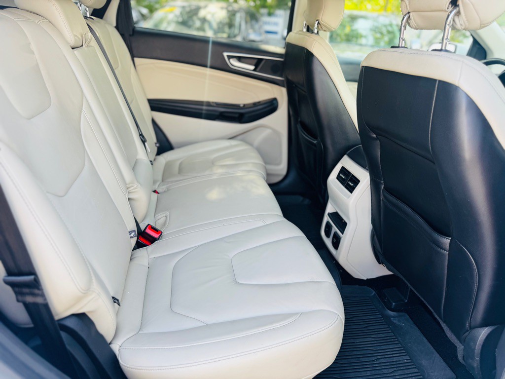 2017 Ford Edge Image 33