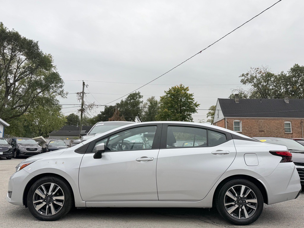 2023 Nissan Versa Image 9