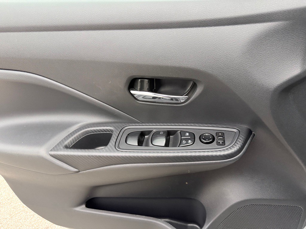 2023 Nissan Versa Image 13