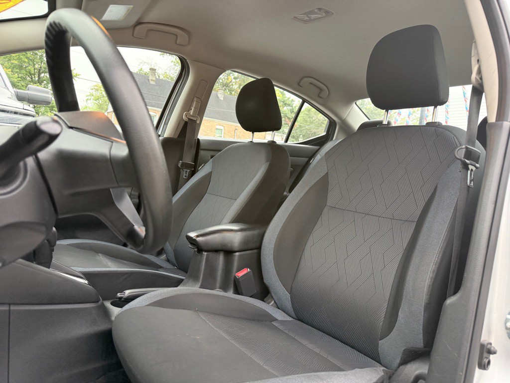 2023 Nissan Versa Image 15