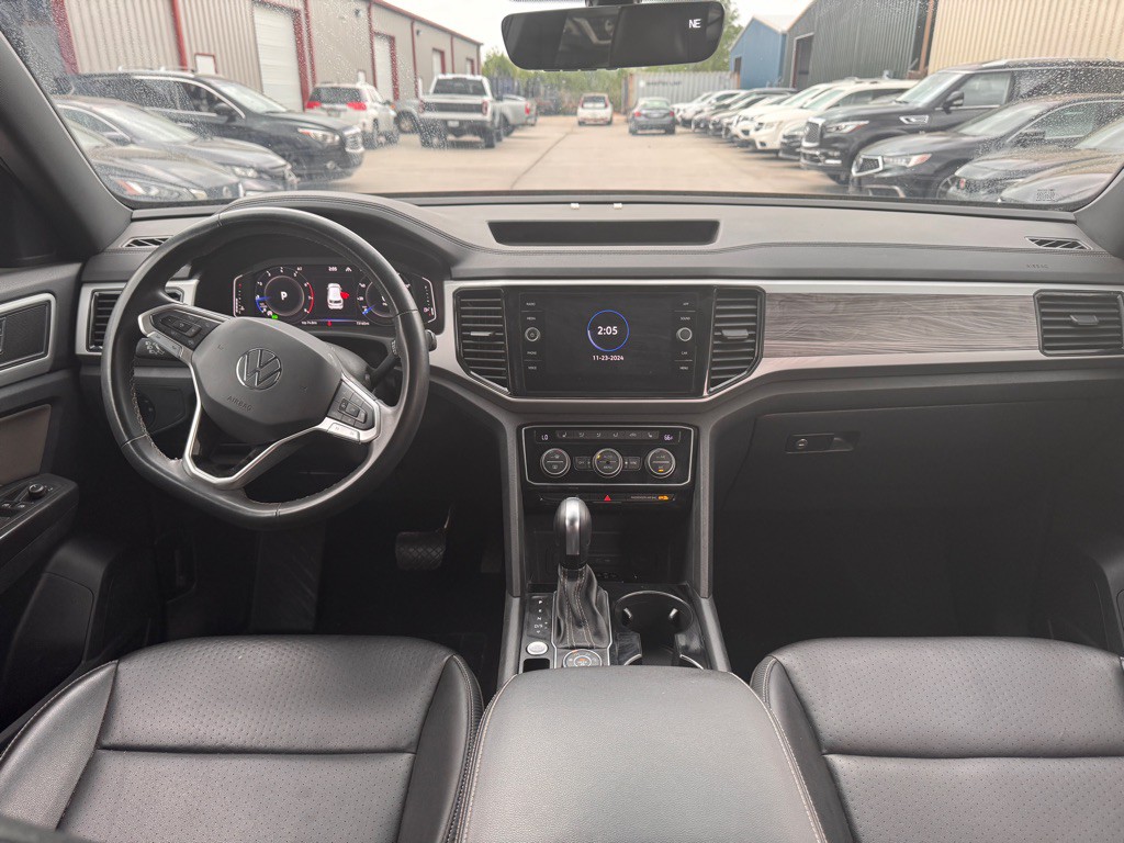 2022 Volkswagen Atlas Cross Spo Image 16