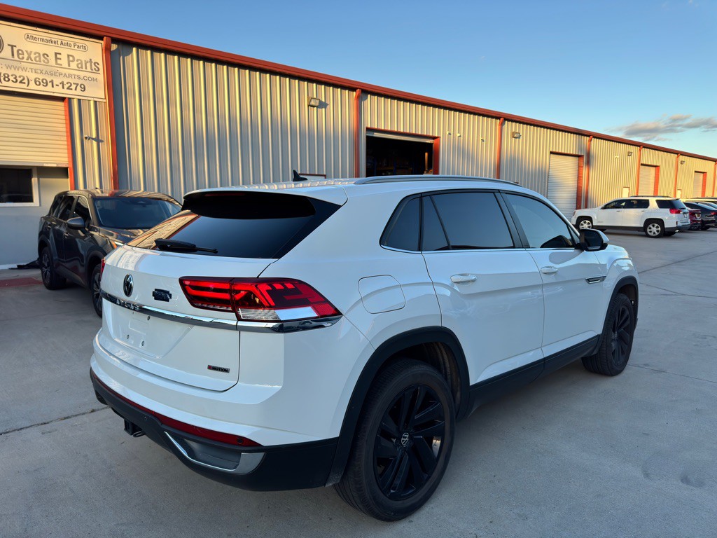 2022 Volkswagen Atlas Cross Spo Image 6