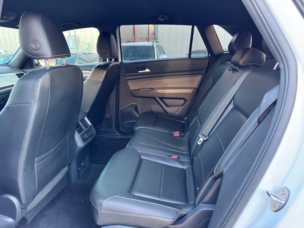 2022 Volkswagen Atlas Cross Spo Image 11