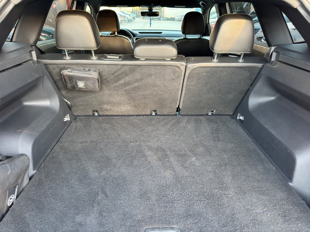 2022 Volkswagen Atlas Cross Spo Image 16