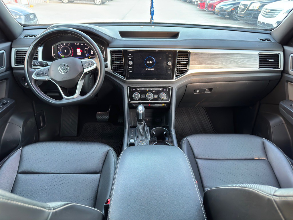 2022 Volkswagen Atlas Cross Spo Image 19