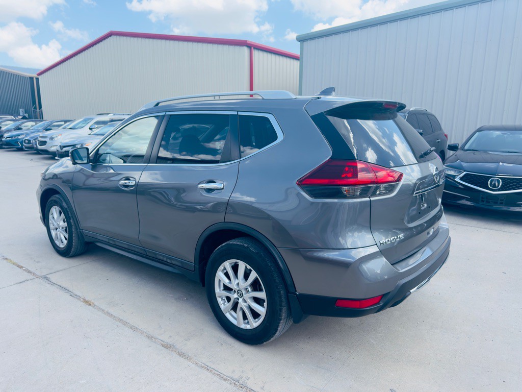 2018 Nissan Rogue Image 9