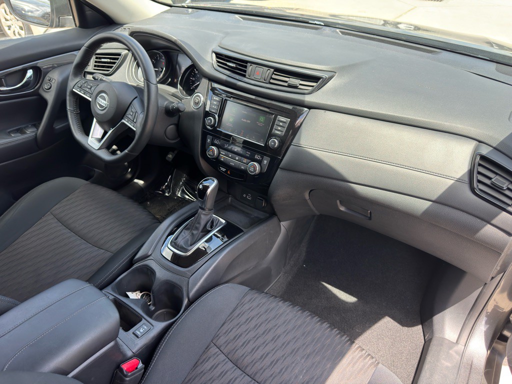2018 Nissan Rogue Image 21