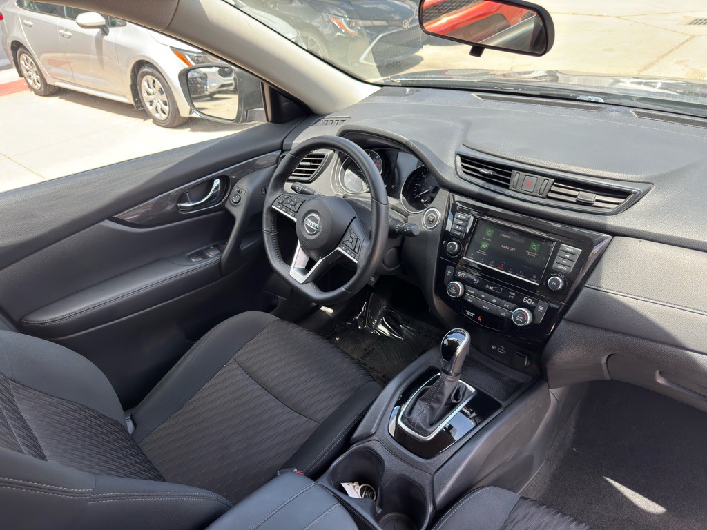 2018 Nissan Rogue Image 24