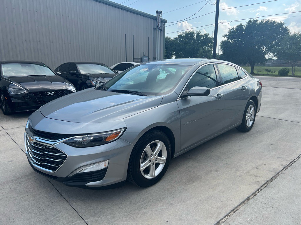 2024 Chevrolet Malibu Image 1
