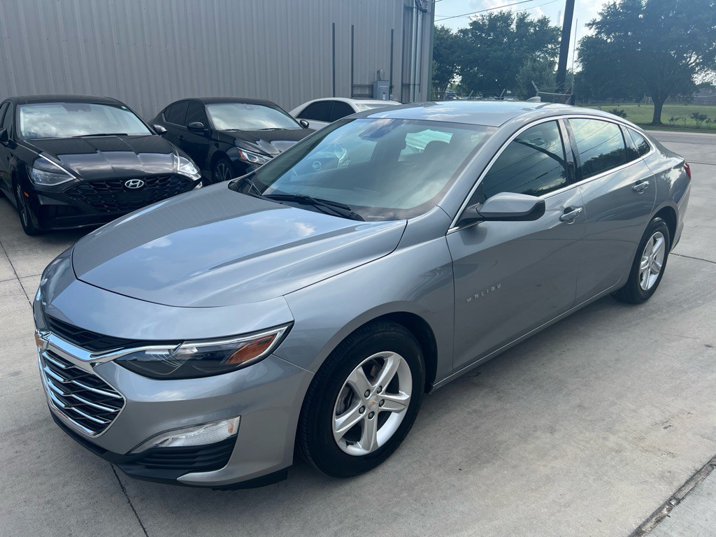 2024 Chevrolet Malibu Image 2