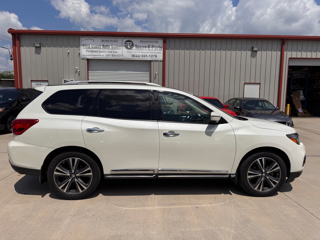 2017 Nissan Pathfinder Image 5