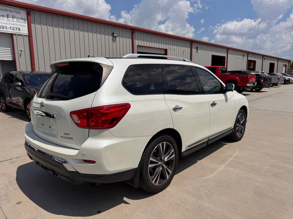 2017 Nissan Pathfinder Image 6