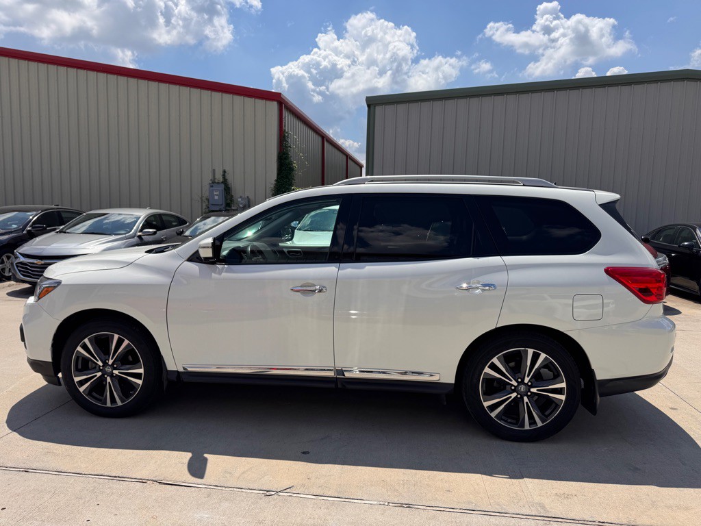 2017 Nissan Pathfinder Image 10