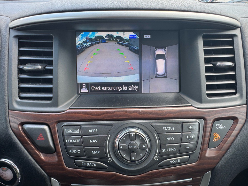 2017 Nissan Pathfinder Image 11