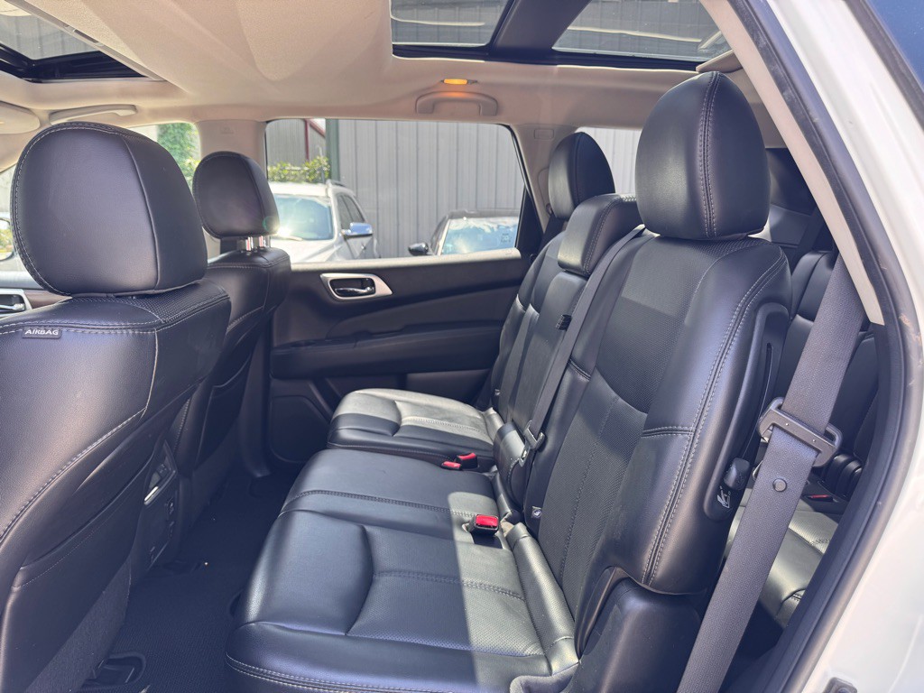 2017 Nissan Pathfinder Image 13