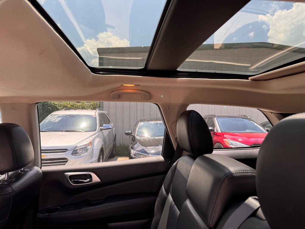 2017 Nissan Pathfinder Image 15