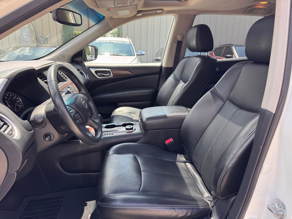 2017 Nissan Pathfinder Image 17