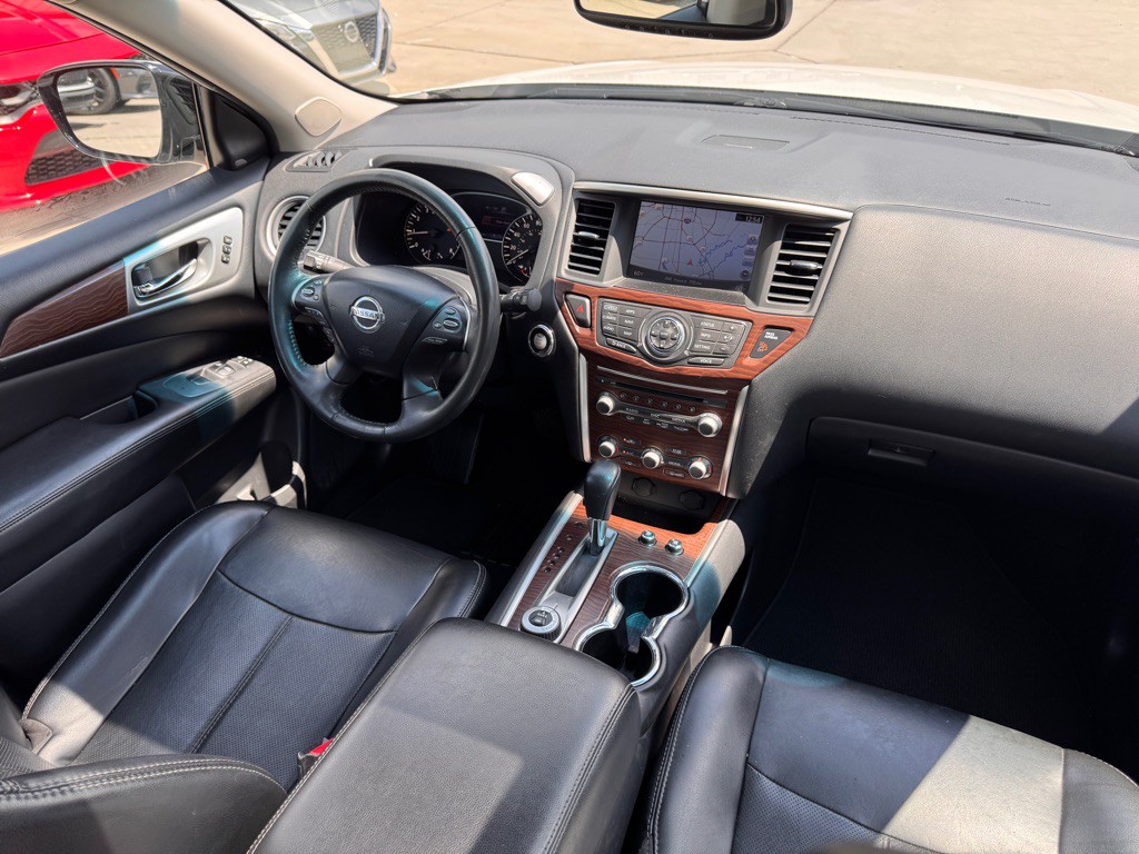 2017 Nissan Pathfinder Image 25