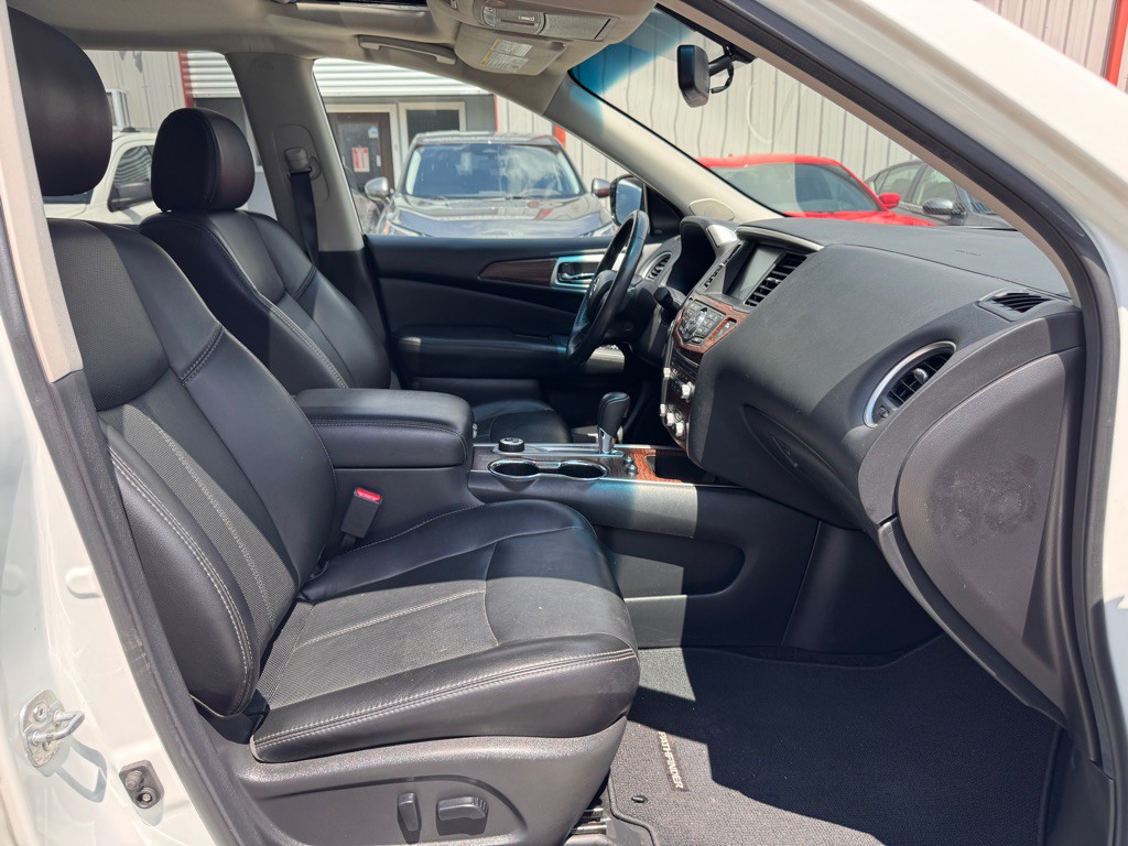 2017 Nissan Pathfinder Image 34