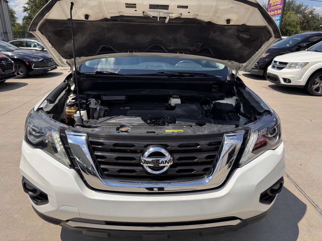 2017 Nissan Pathfinder Image 38