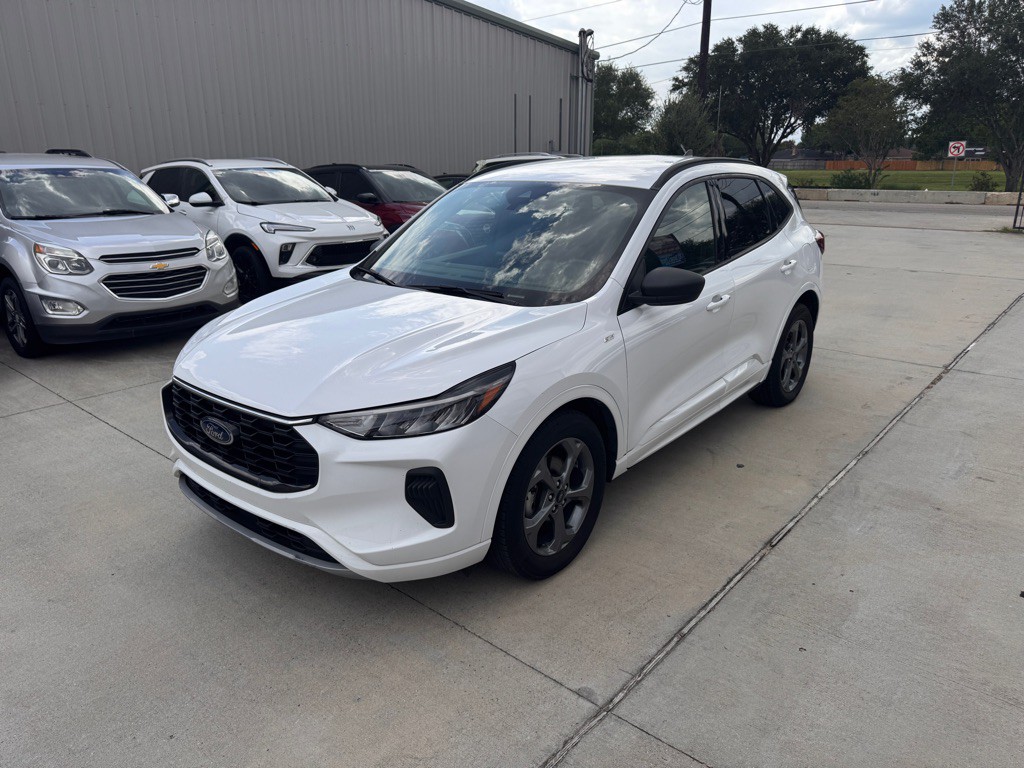 2023 Ford Escape Image 2