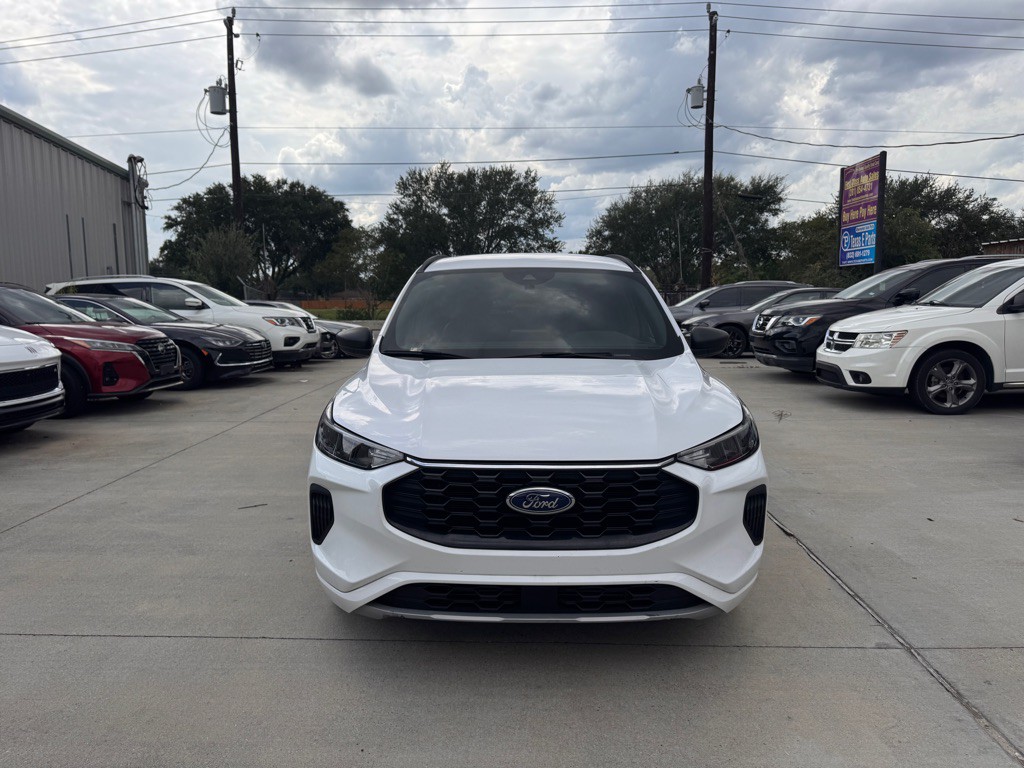 2023 Ford Escape Image 3