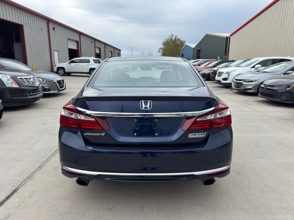 2017 Honda Accord Image 9