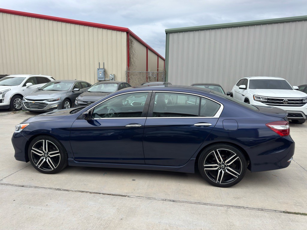 2017 Honda Accord Image 11