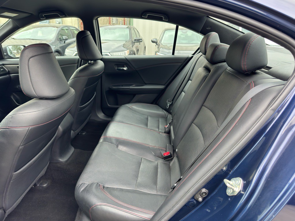 2017 Honda Accord Image 12