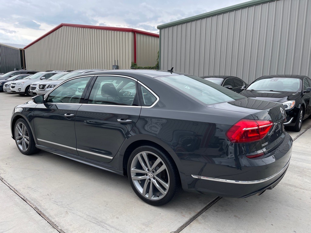 2016 Volkswagen Passat Image 8