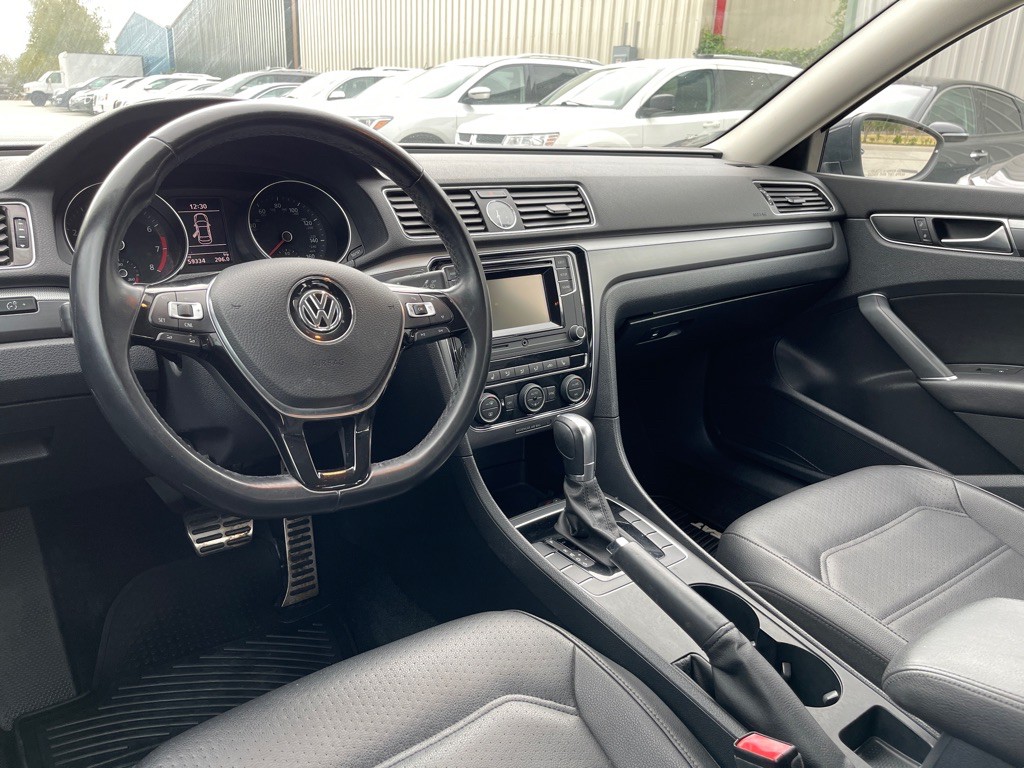2016 Volkswagen Passat Image 9
